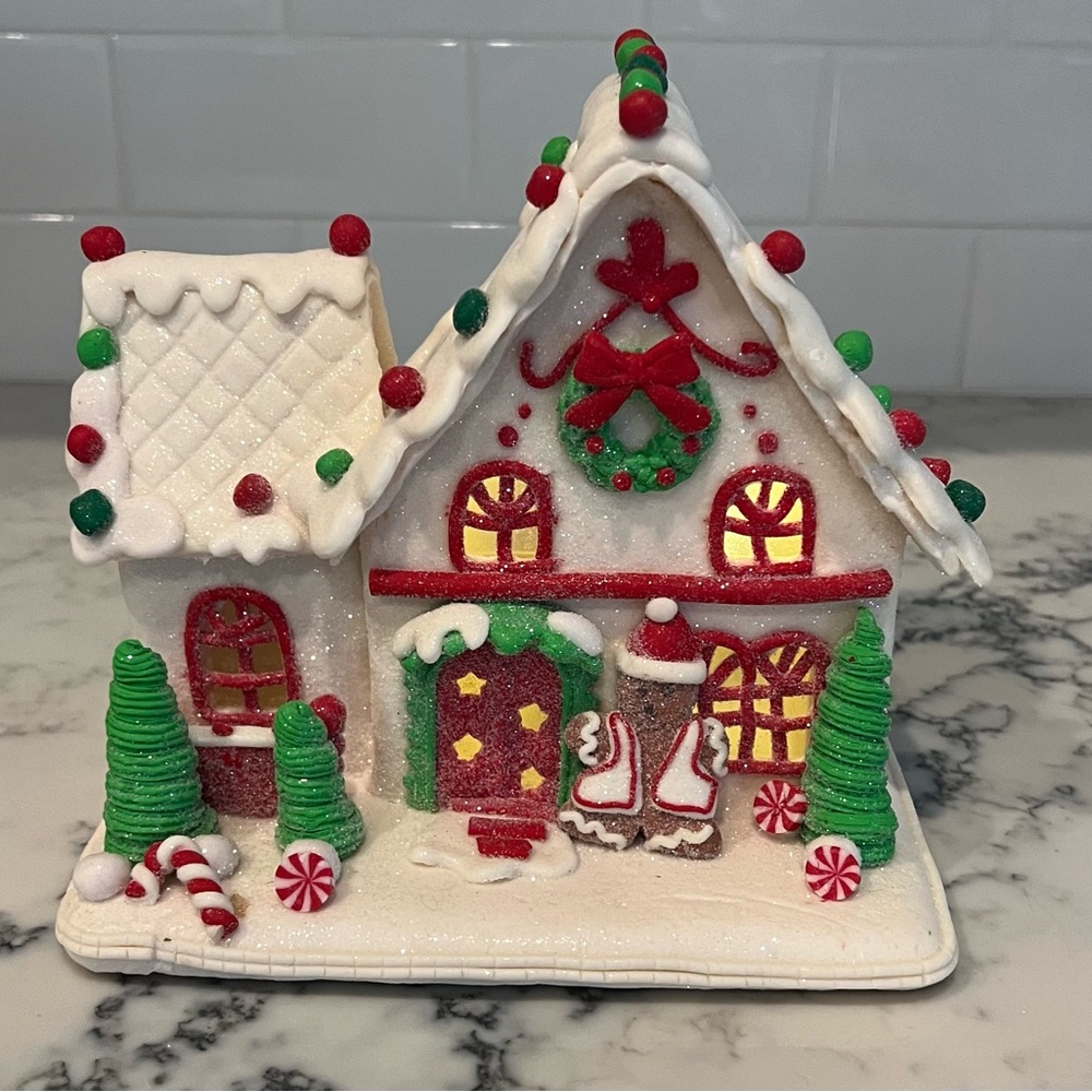 Valerie Parr Hill White Gingerbread House Illuminated Classic Retired - Picture 9 of 11